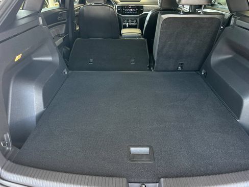 Used 2023 Volkswagen Atlas Cross Sport SE FWD image 15