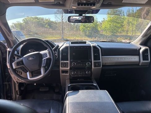 Used 2020 Ford F250 Lariat w/ Lariat Value Package image 11