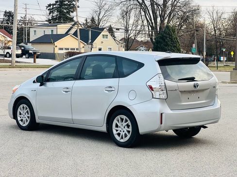 Used 2012 Toyota Prius V Three image 7