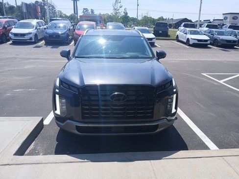 Used 2024 Hyundai Palisade Limited image 2