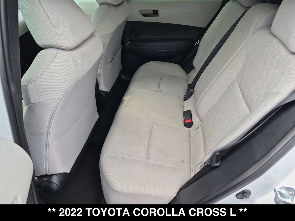 Used 2022 Toyota Corolla Cross L FWD image 3