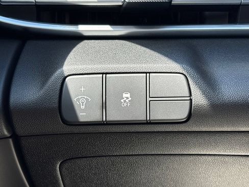 New 2026 Hyundai Elantra Limited FWD image 13