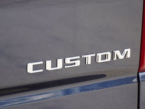 Used 2020 Chevrolet Silverado 1500 Custom w/ Custom Value Package AWD/4WD image 9