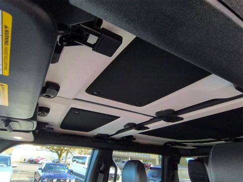 Certified 2025 Ford Bronco Badlands image 22