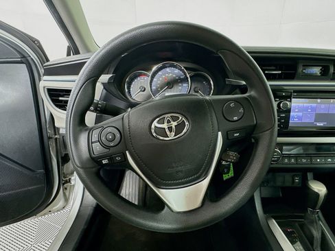 Used 2016 Toyota Corolla LE image 9