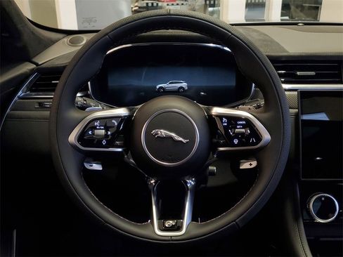 New 2026 Jaguar F-PACE SVR image 27