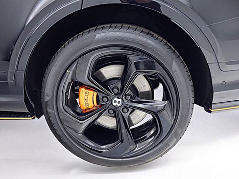 New 2025 Bentley Bentayga image 54