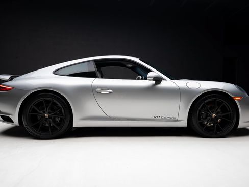 Used 2018 Porsche 911 Carrera RWD image 36
