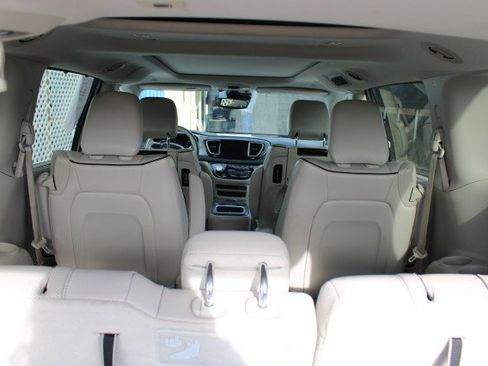 Used 2018 Chrysler Pacifica Limited w/ Advanced Safetytec Group image 10