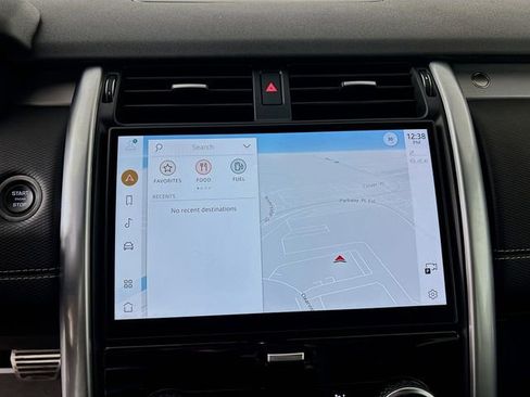 Used 2024 Land Rover Discovery Dynamic SE image 16