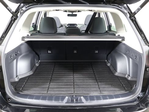 Used 2024 Subaru Forester Premium image 9