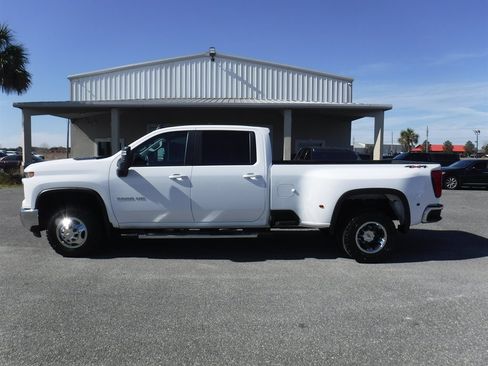 Used 2024 Chevrolet Silverado 3500 LT image 2