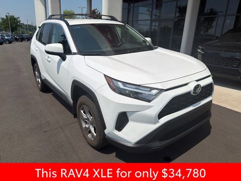 Used 2025 Toyota RAV4 XLE FWD image 3