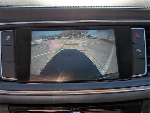 Used 2019 Buick Enclave Essence image 12