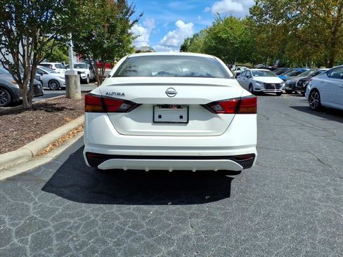 New 2025 Nissan Altima 2.5 SV image 4