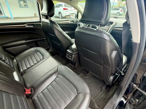Used 2016 Ford Fusion SE w/ Equipment Group 202A AWD/4WD image 17