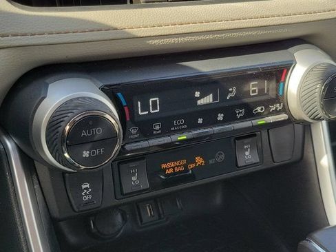 Certified 2022 Toyota RAV4 XLE Premium AWD/4WD image 27