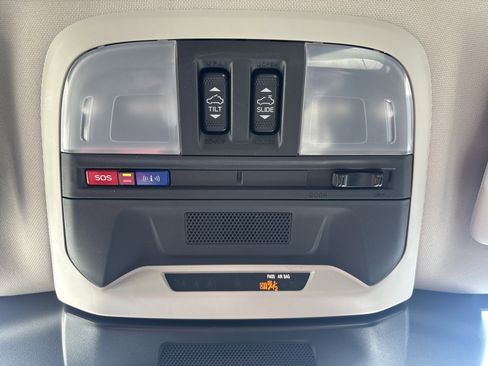 Used 2024 Subaru Crosstrek 2.0i Premium image 35