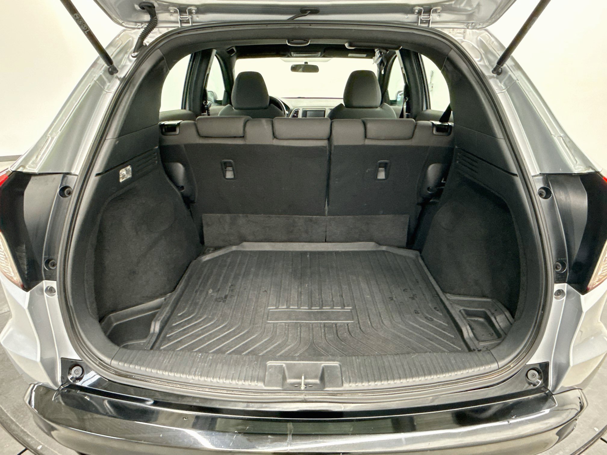 Used 2020 Honda HR-V Sport image 26