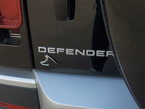 New 2025 Land Rover Defender 110 S image 6