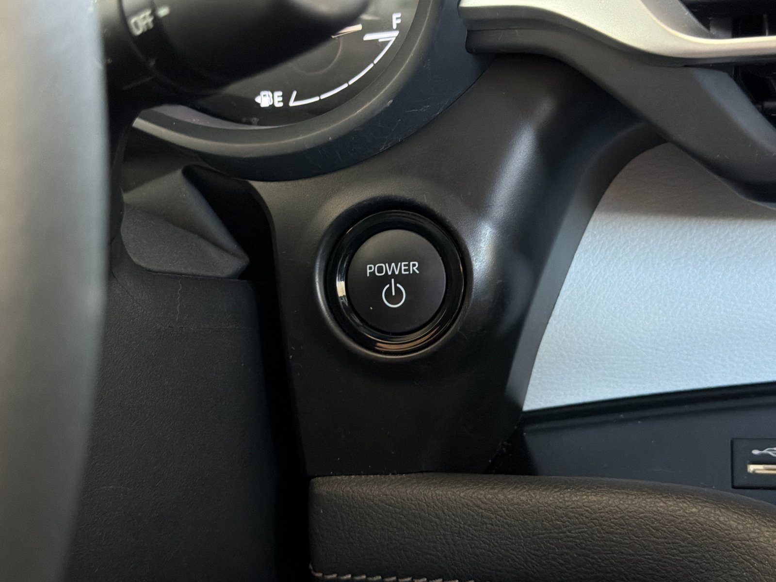 Used 2025 Toyota Sienna XLE w/ XLE Plus Package FWD image 22