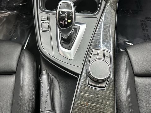 Used 2018 BMW 330i xDrive 330i xDrive AWD 4dr Sedan w/ Convenience Package image 27