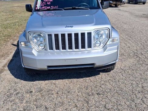 Used 2012 Jeep Liberty Sport image 3