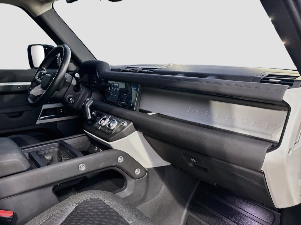 Used 2020 Land Rover Defender 110 First Edition AWD/4WD image 22