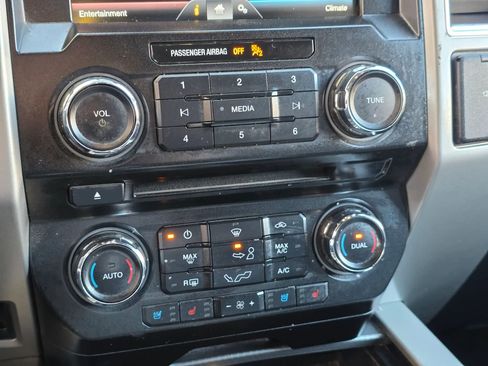 Used 2015 Ford F150 Lariat image 23