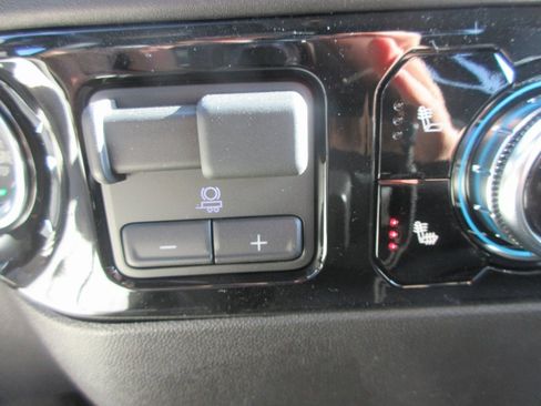 New 2026 GMC Sierra 1500 SLE w/ Max Trailering Package image 19