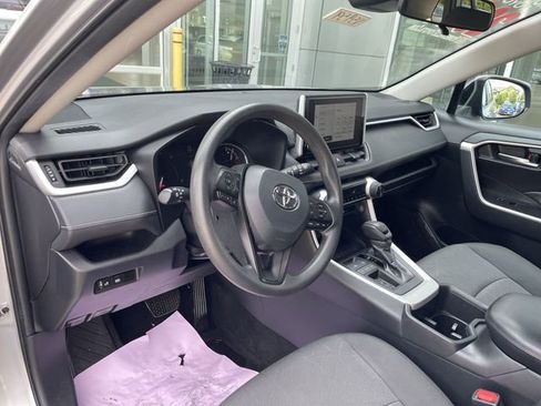 Used 2024 Toyota RAV4 XLE FWD image 18