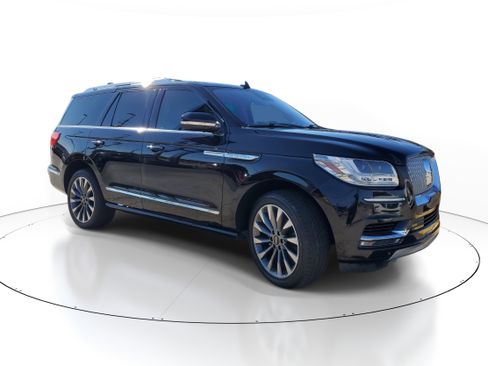 Used 2020 Lincoln Navigator Reserve w/ Luxury Package image 2