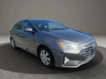 Used 2019 Hyundai Elantra SE w/ Cargo Package