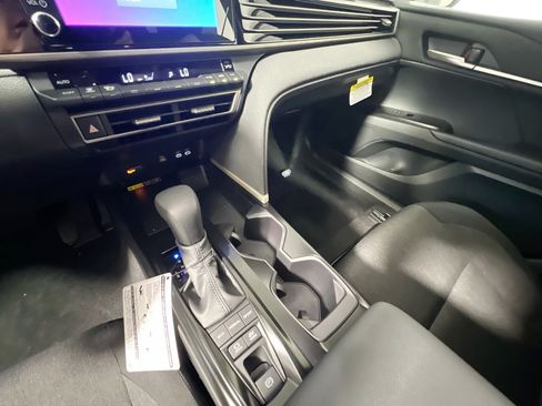 Used 2026 Toyota Camry LE FWD image 25