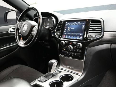 Used 2022 Jeep Grand Cherokee Laredo E AWD/4WD image 11
