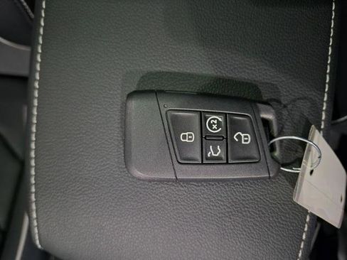 Used 2024 Volkswagen Tiguan SEL R-Line image 24