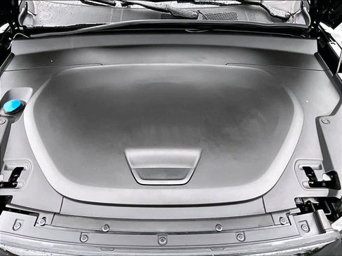 Used 2023 Volvo XC40 Recharge Plus w/ Protection Package Premier image 12