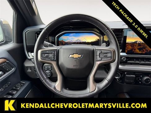 Used 2023 Chevrolet Silverado 1500 High Country w/ Technology Package image 12