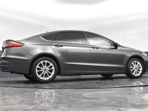 Used 2019 Ford Fusion SE FWD image 22