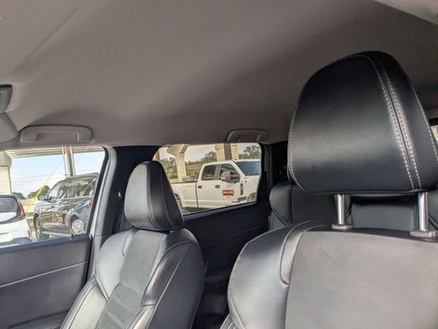 Used 2024 Mitsubishi Outlander SE image 23