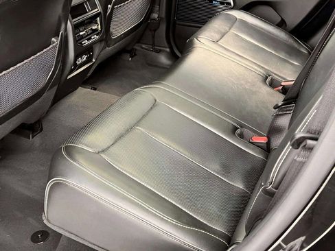 Used 2022 Jeep Grand Cherokee Overland AWD/4WD image 17