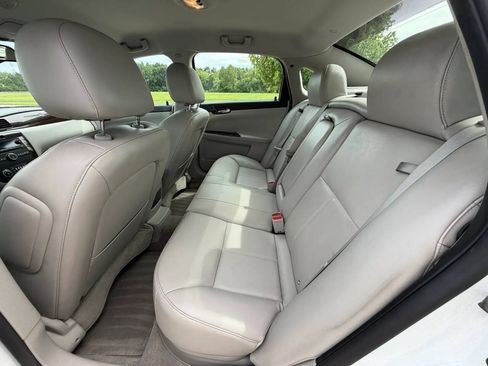 Used 2012 Chevrolet Impala LTZ FWD image 16