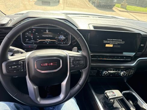 Used 2024 GMC Sierra 1500 SLT AWD/4WD image 23