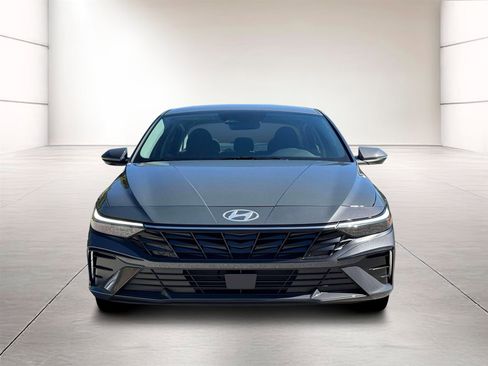 New 2026 Hyundai Elantra Limited image 12