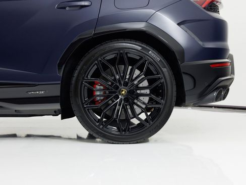 Used 2025 Lamborghini Urus Performante AWD/4WD image 11