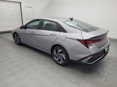 Used 2025 Hyundai Elantra Sport FWD image 3