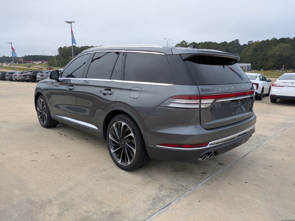Used 2023 Lincoln Aviator Reserve w/ Equipment Group 201A RWD image 3