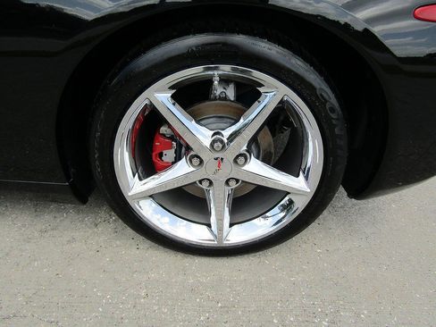 Used 2011 Chevrolet Corvette Coupe w/ Preferred Equipment Group RWD image 23