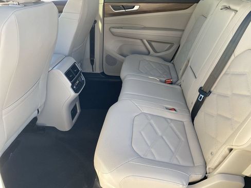 New 2026 Volkswagen Atlas SE FWD image 13