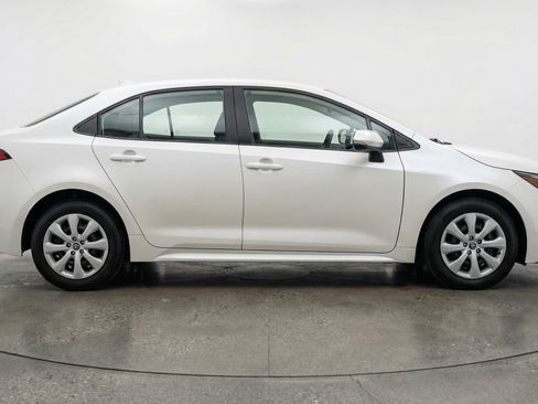 Used 2025 Toyota Corolla LE image 11
